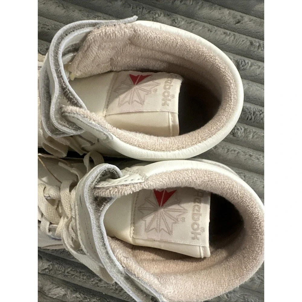Brand NWT Reebok Freestyle Hi Womens Casual Retro Shoes Sneakers Beige Sz 9.5